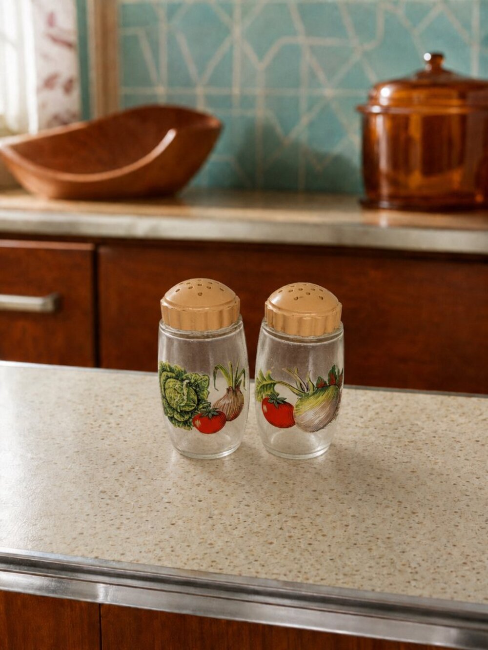 Vintage Vann Pack Canada "Harvest Vegetable" S & P Shakers